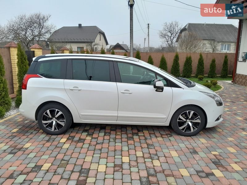 Микровэн Peugeot 5008 2013 в Калуше