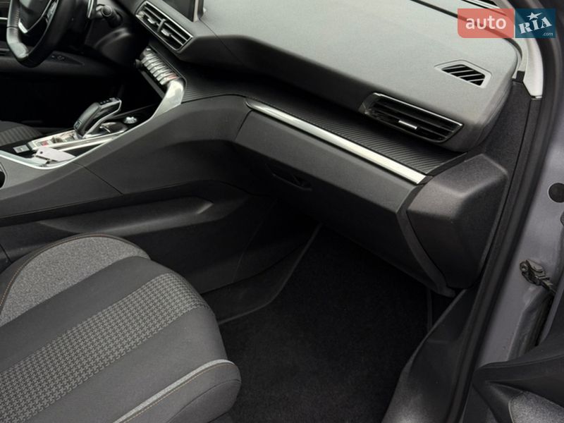 Позашляховик / Кросовер Peugeot 5008 2020 в Черкасах