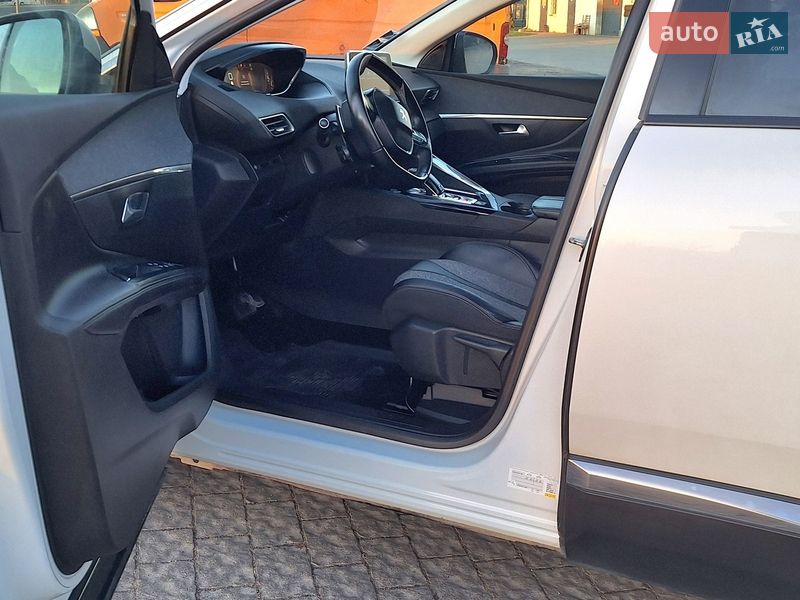 Внедорожник / Кроссовер Peugeot 5008 2017 в Львове фото 16 Внедорожник / Кроссовер Peugeot 5008 2017 в Львове