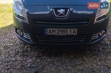 Микровэн Peugeot 5008 2011 в Коростене