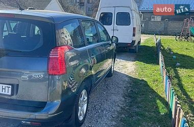Мікровен Peugeot 5008 2010 в Звягелі