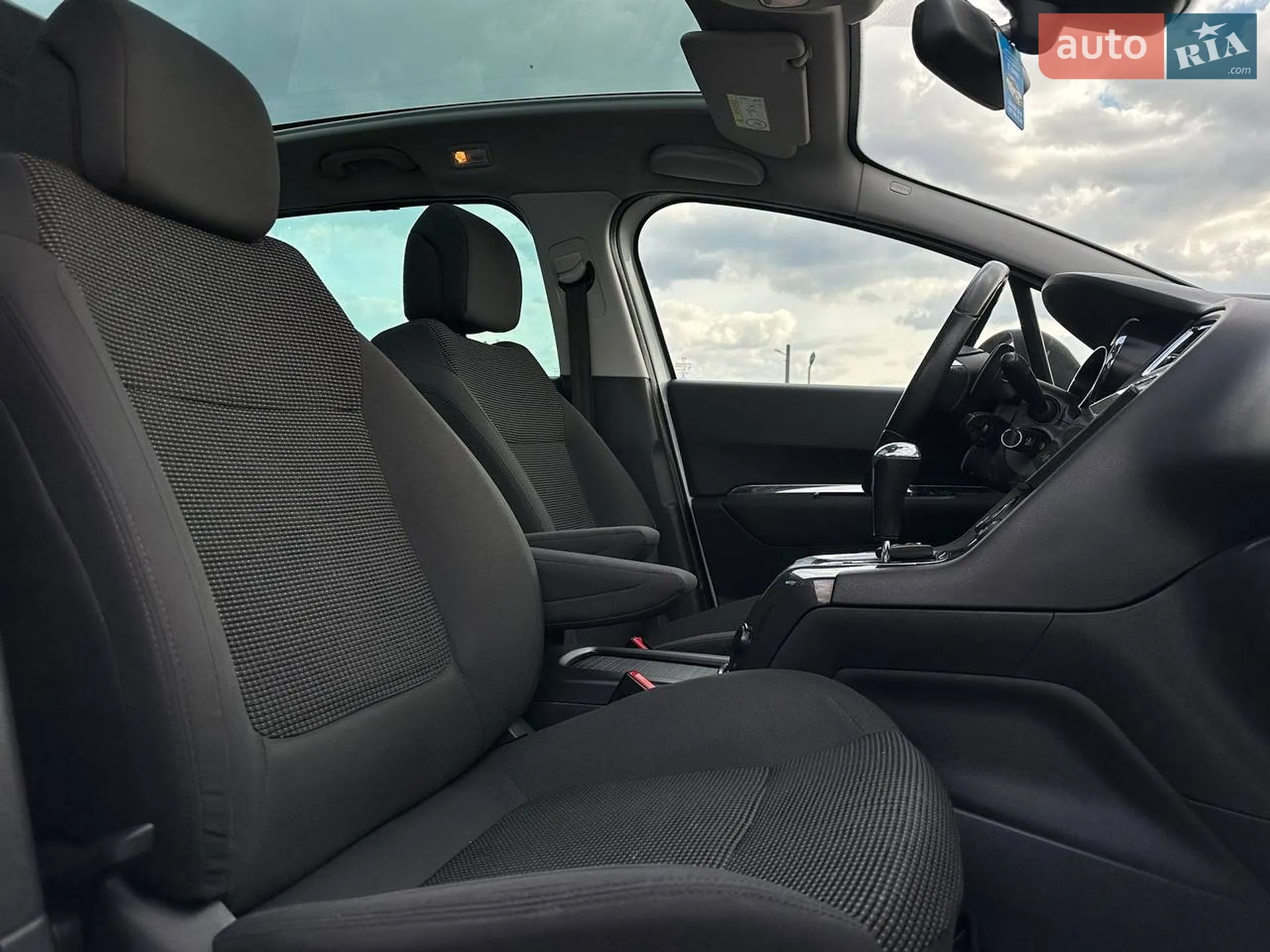 2014 Peugeot 5008 - мініатюра 18