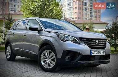 Внедорожник / Кроссовер Peugeot 5008 2017 в Ивано-Франковске