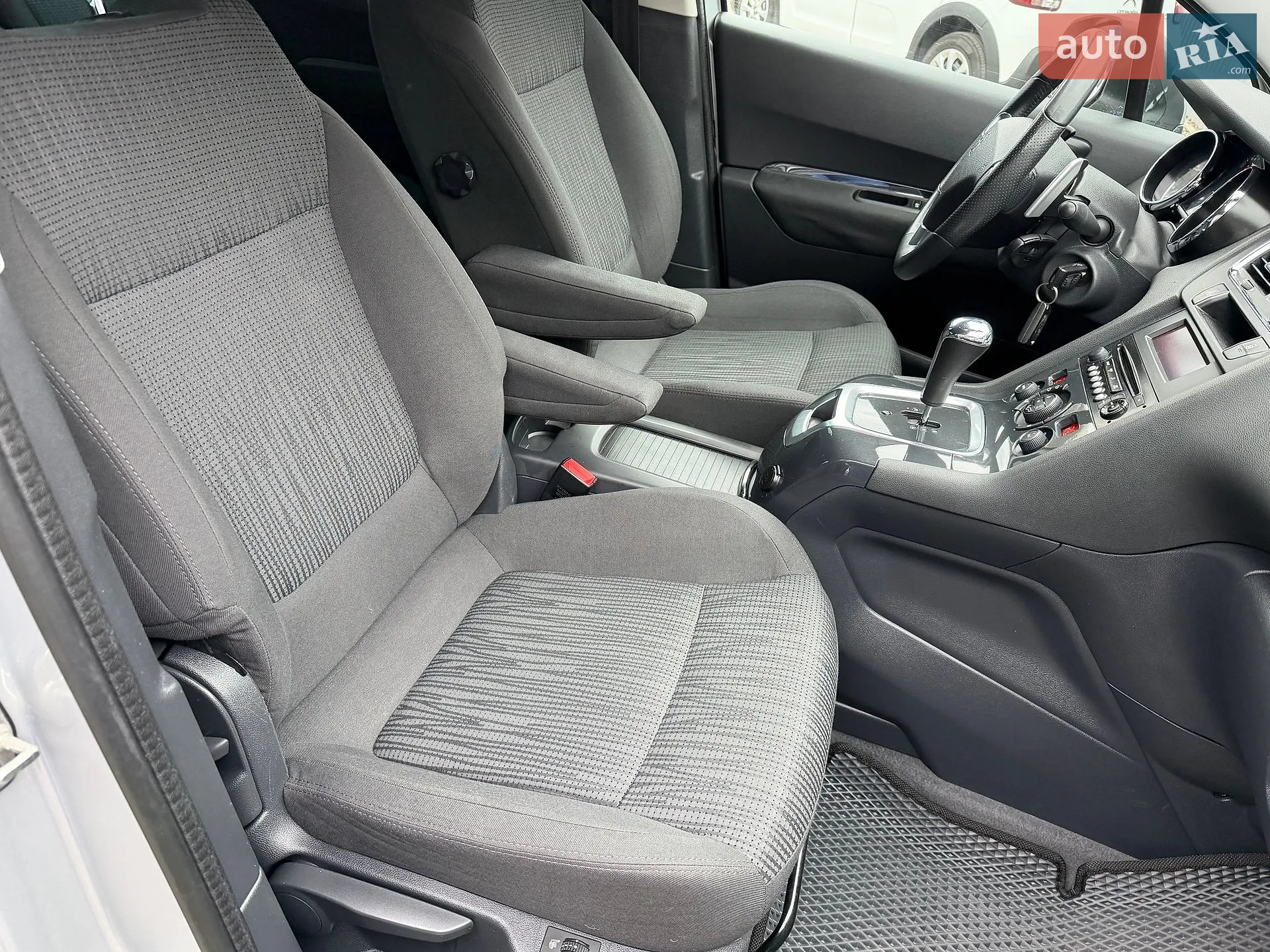 2013 Peugeot 5008 - мініатюра 27