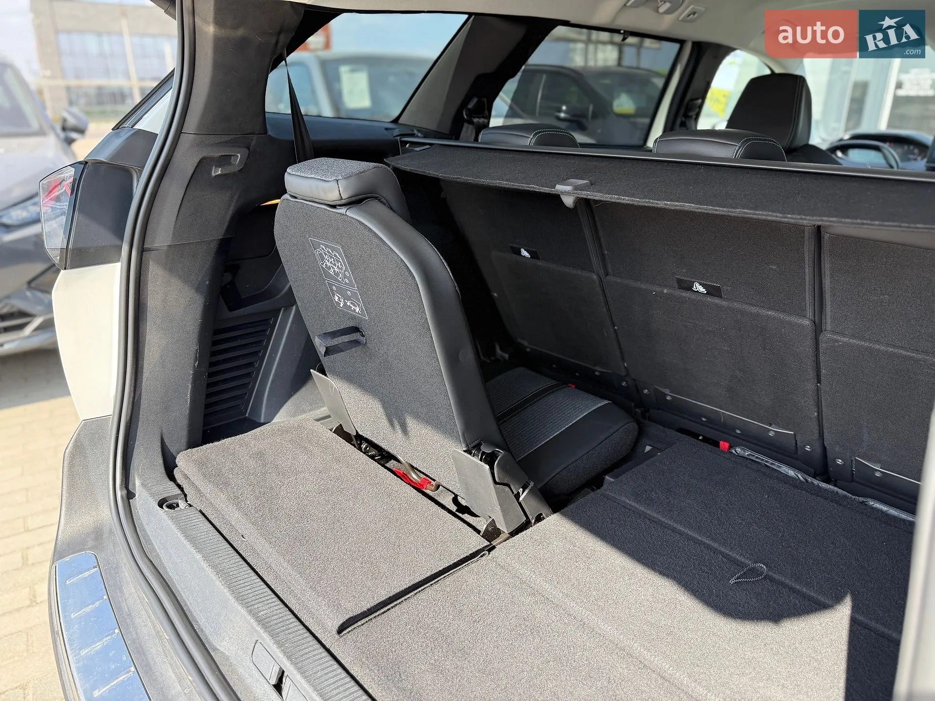 2022 Peugeot 5008 - мініатюра 10