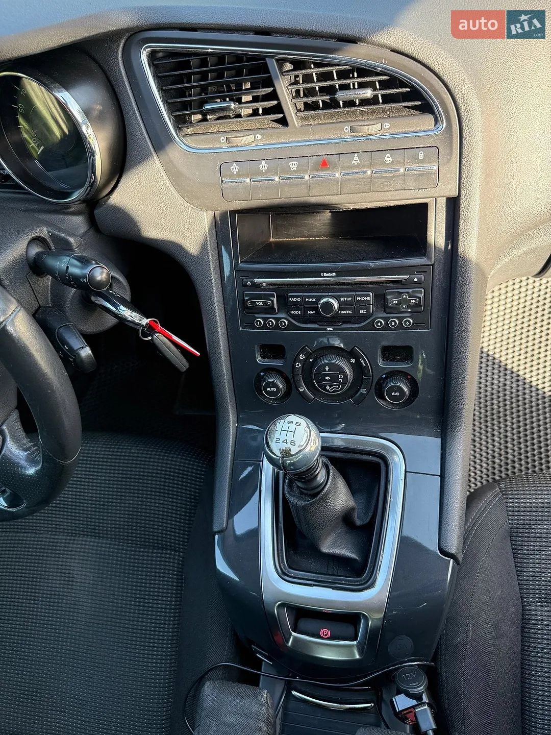 2010 Peugeot 5008 - мініатюра 15