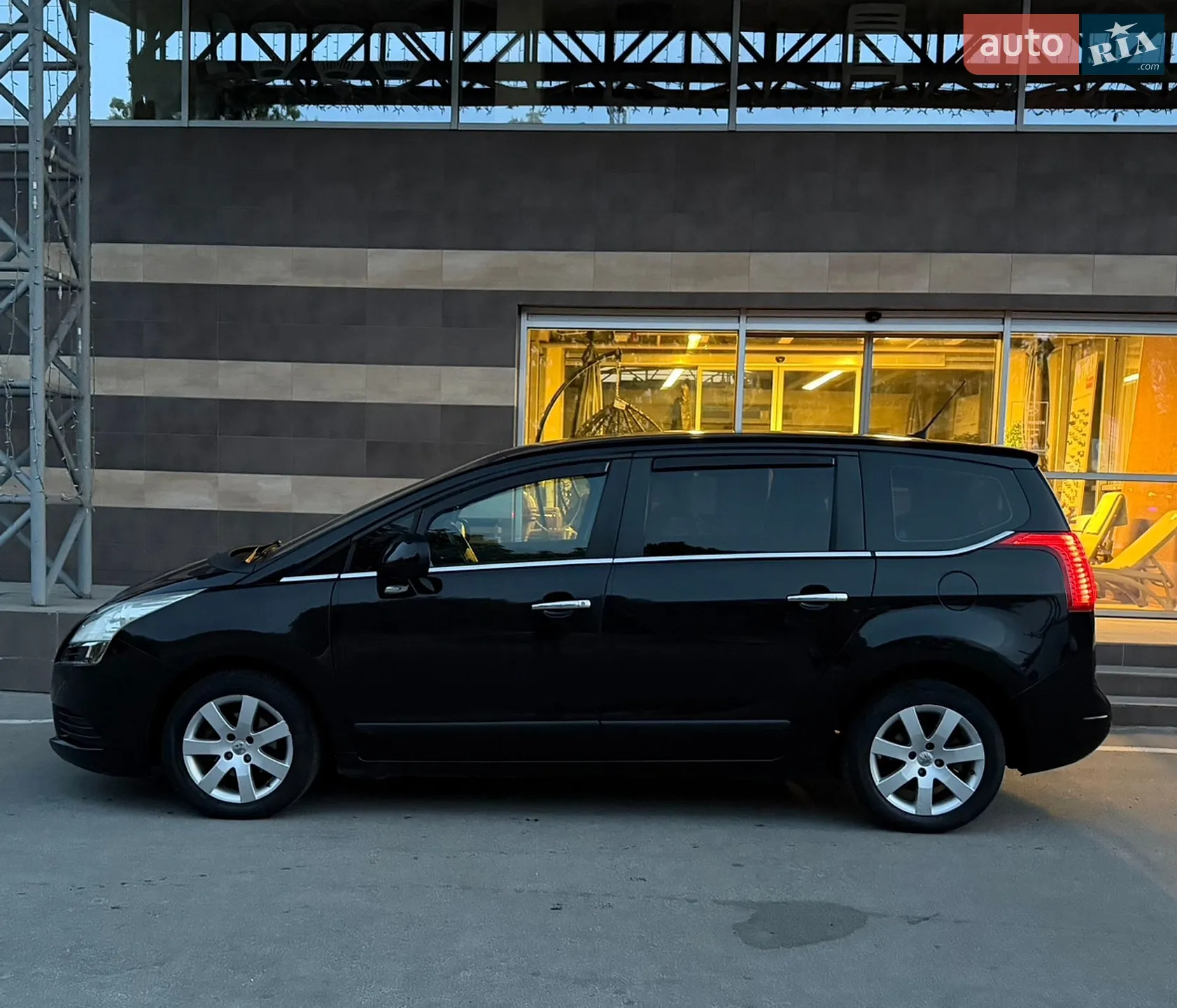 2010 Peugeot 5008 - мініатюра 17