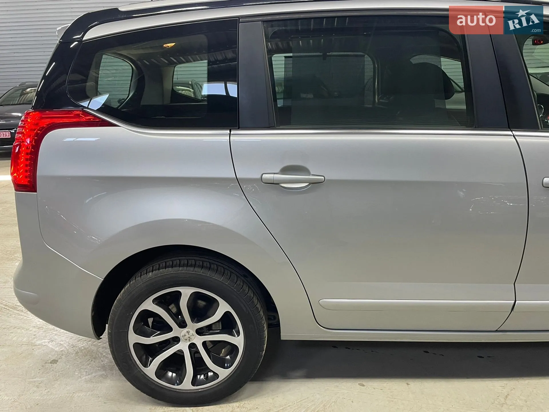 2015 Peugeot 5008 - мініатюра 16