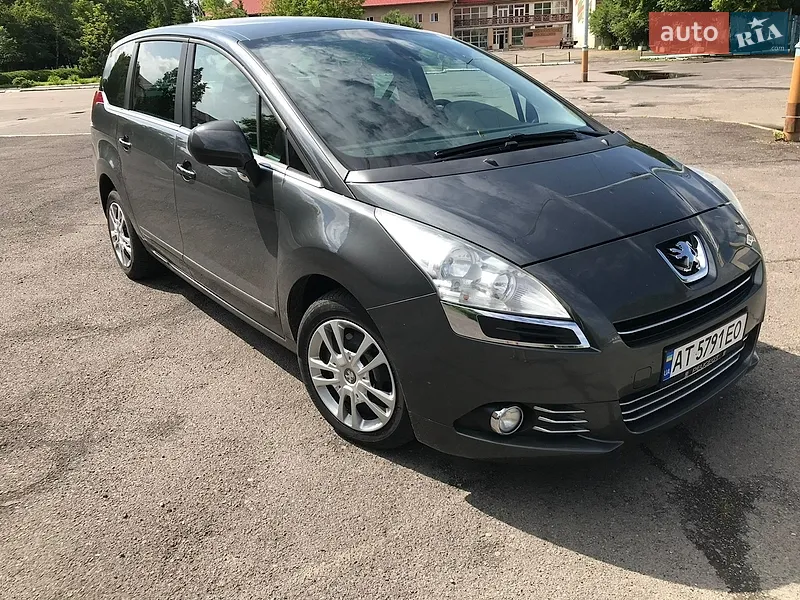 Peugeot 5008 2011