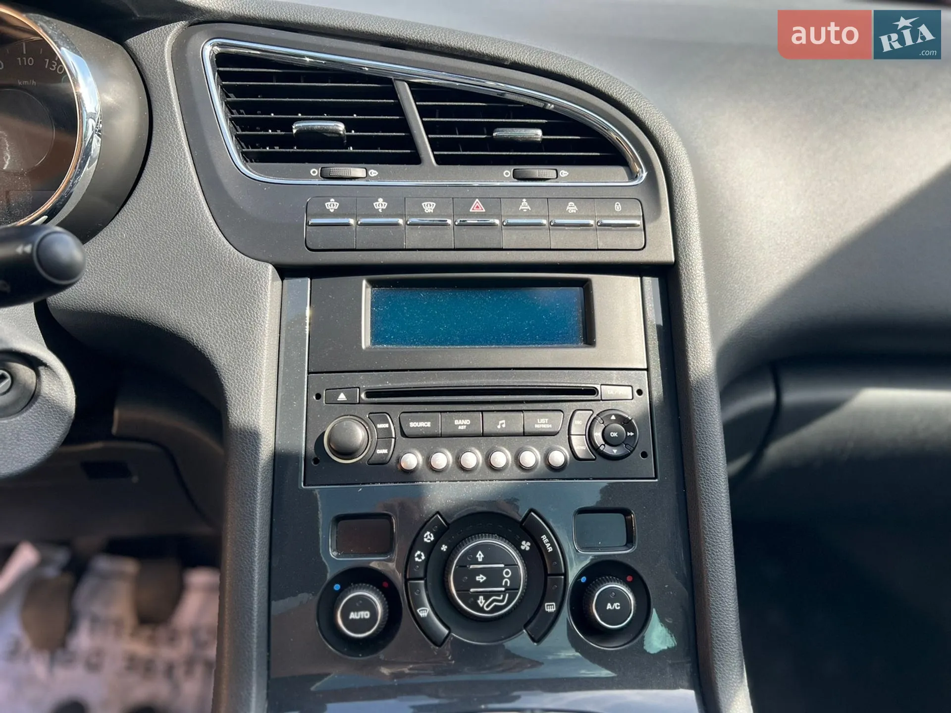 2011 Peugeot 5008 - мініатюра 12