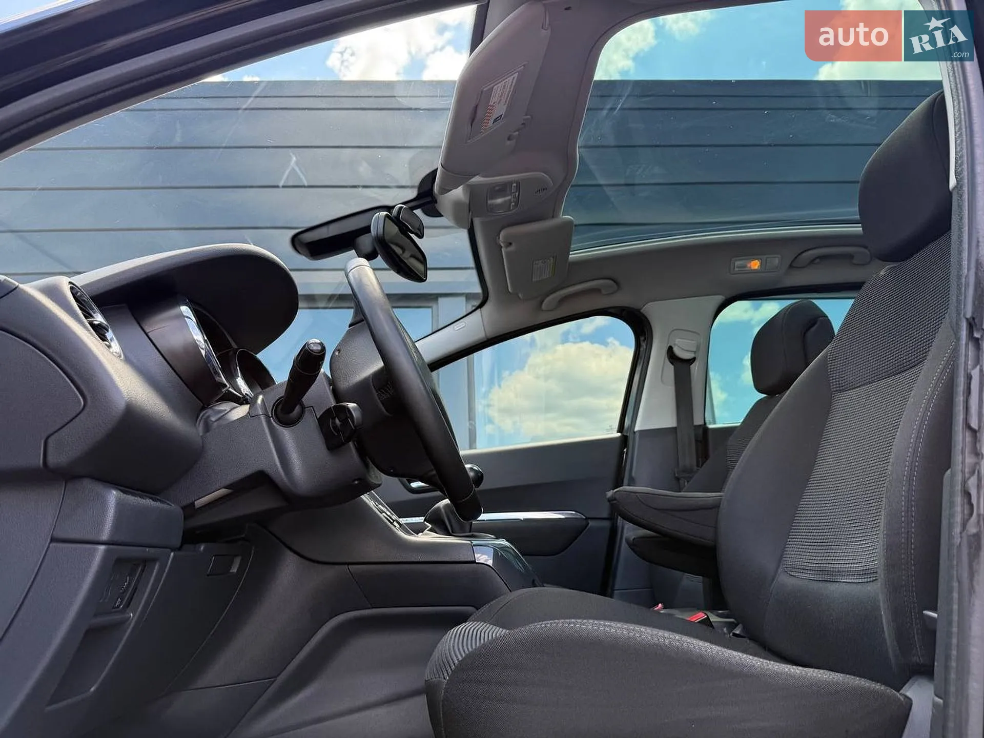 2010 Peugeot 5008 - мініатюра 15