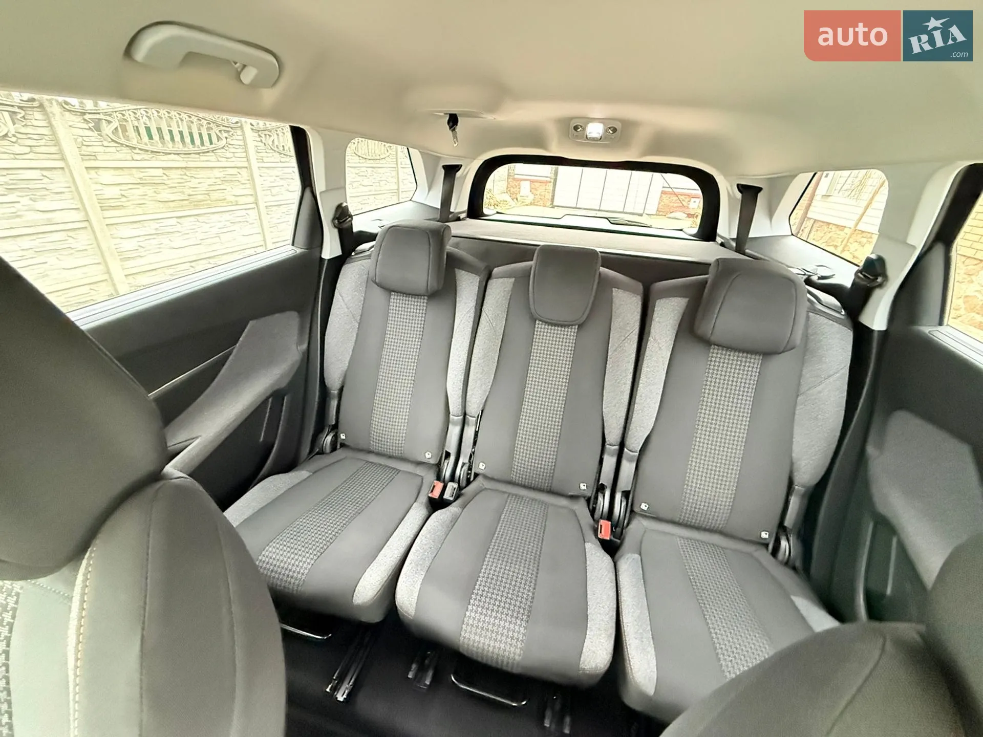 2017 Peugeot 5008 - мініатюра 27
