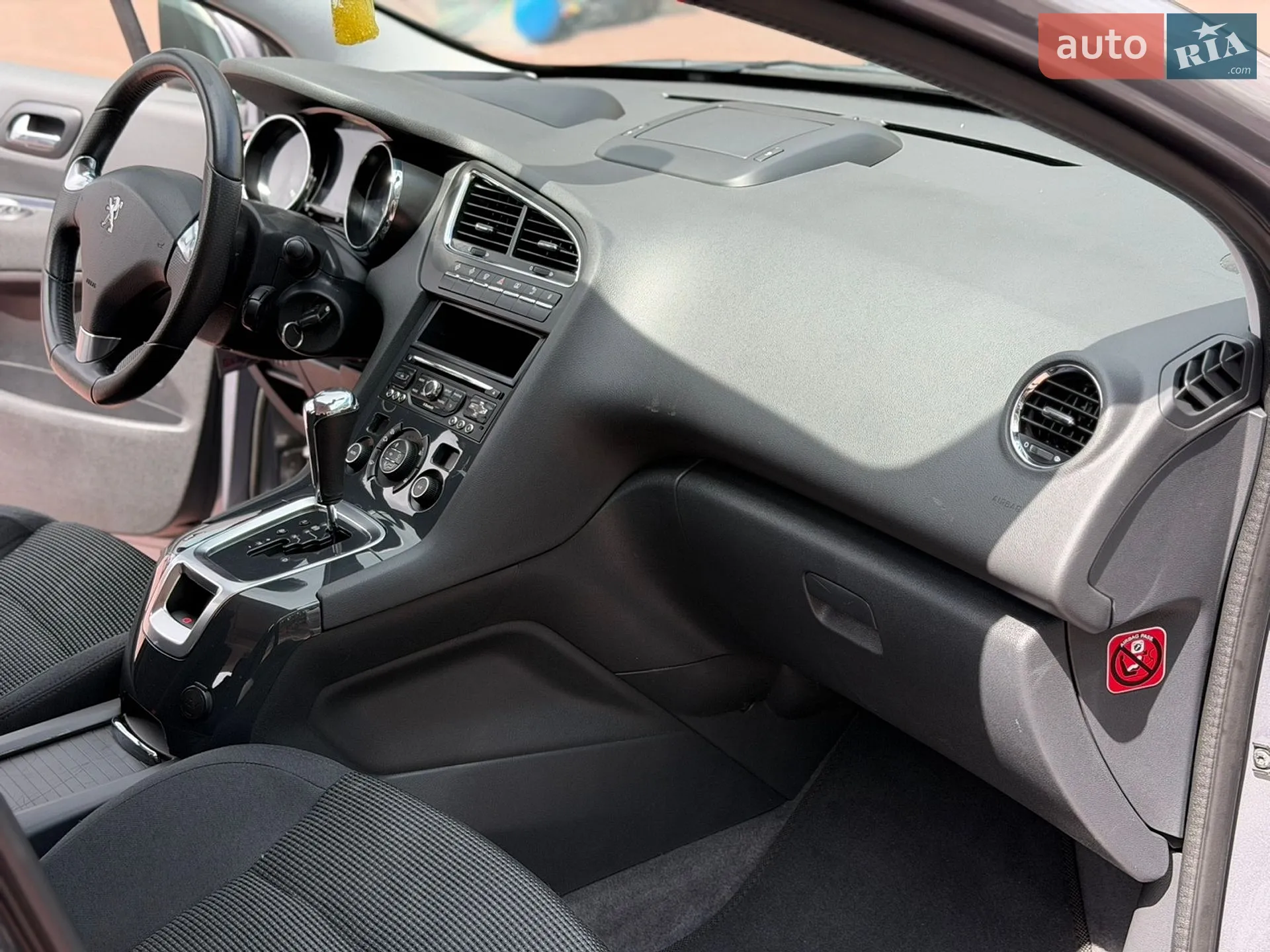 2015 Peugeot 5008 - мініатюра 18
