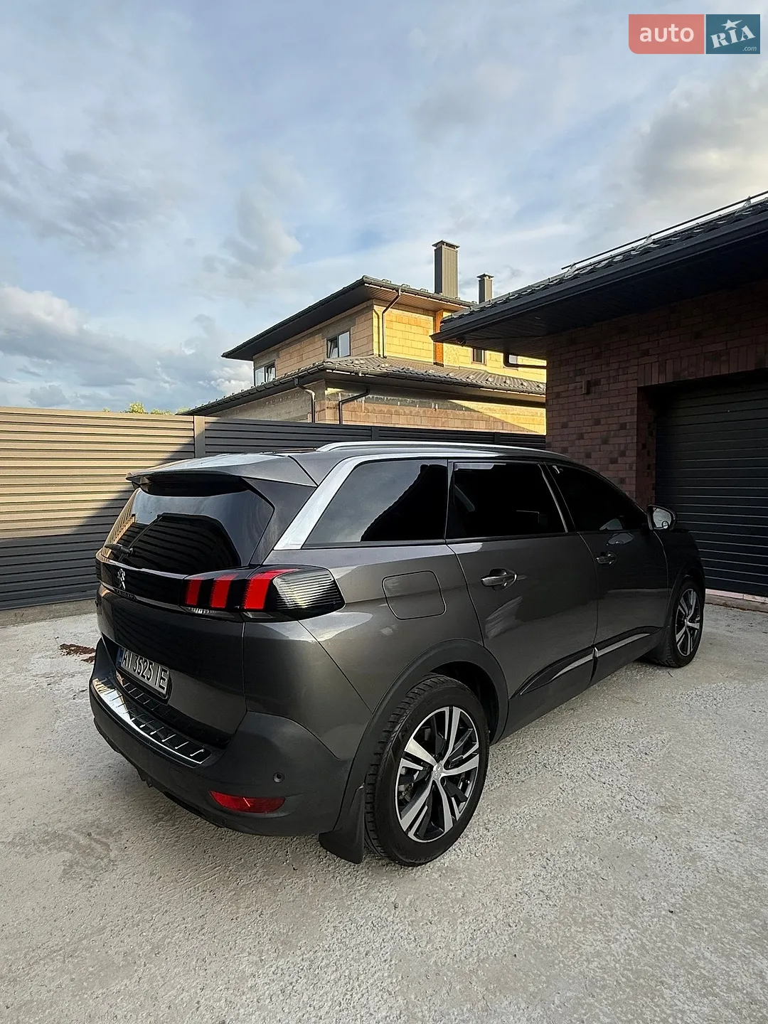 2017 Peugeot 5008 - мініатюра 3