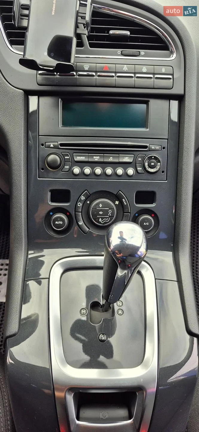 2010 Peugeot 5008 - мініатюра 15