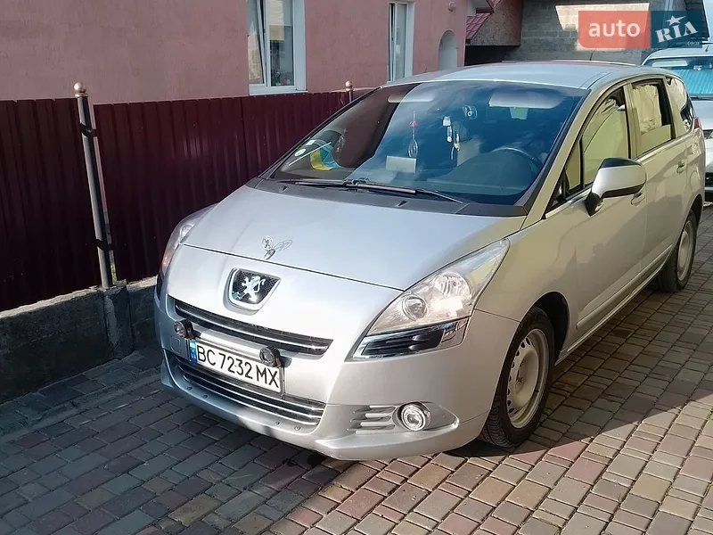Peugeot 5008 2013