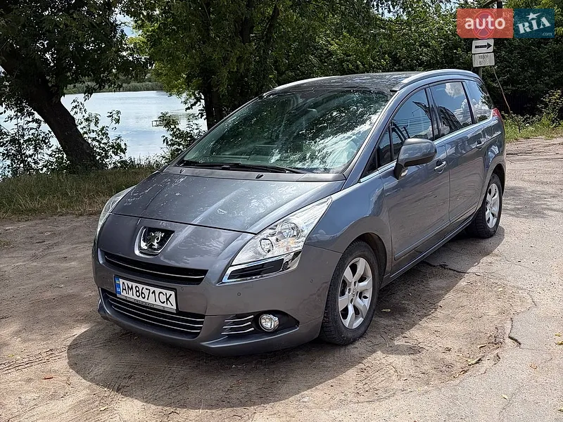 Peugeot 5008 2011