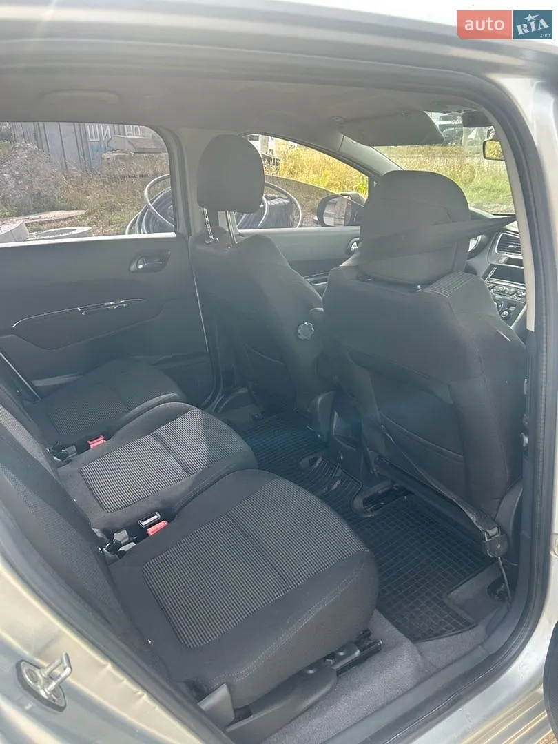 2010 Peugeot 5008 - мініатюра 5