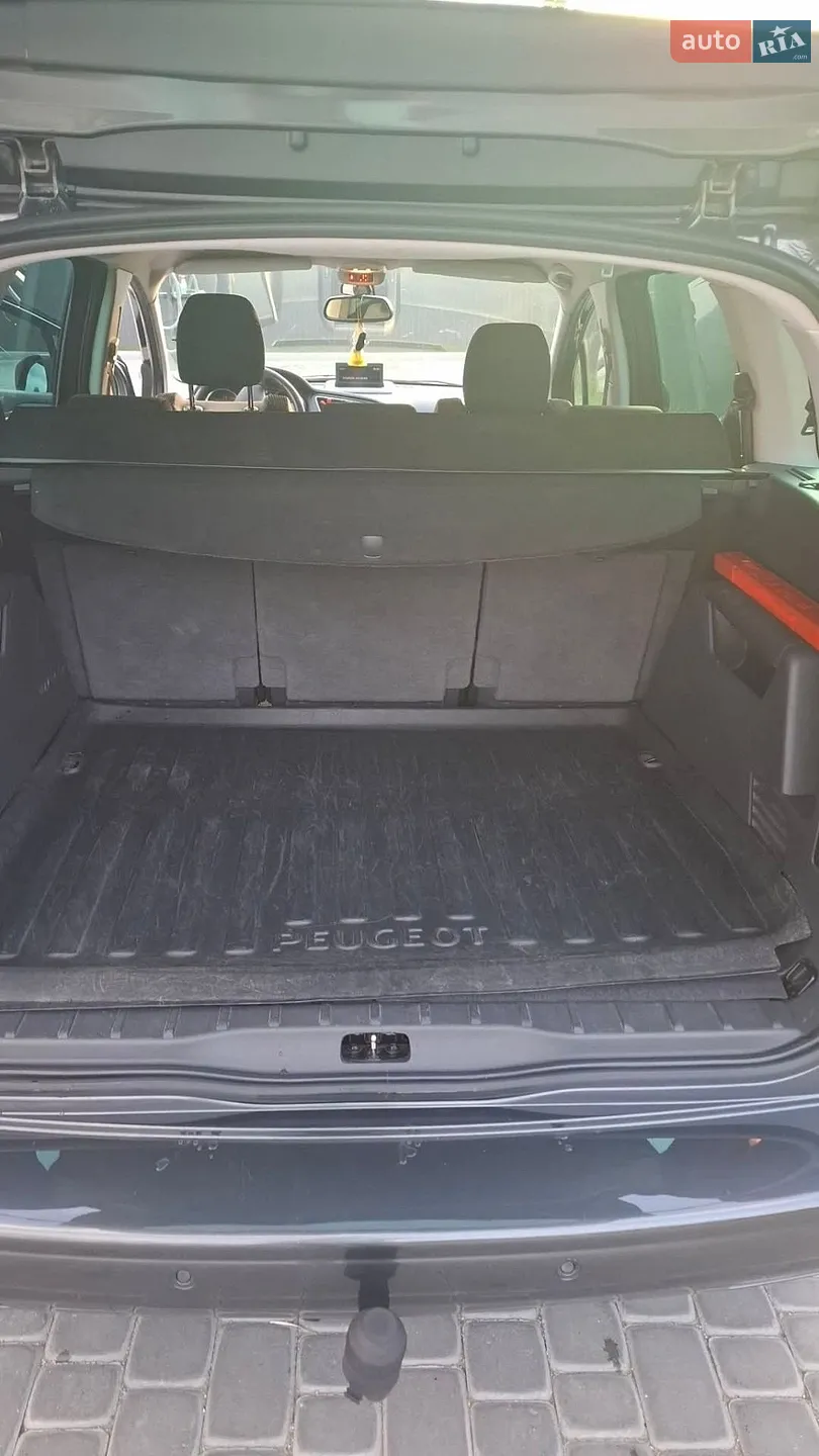 2011 Peugeot 5008 - мініатюра 12