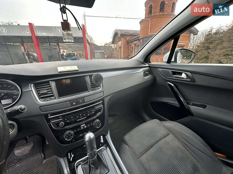Седан Peugeot 508 2015 в Дубні