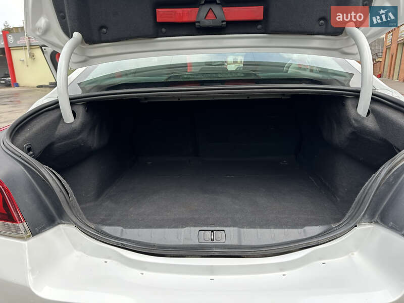 Седан Peugeot 508 2015 в Дубні