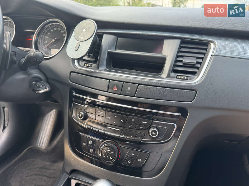 Седан Peugeot 508 2011 в Чернівцях