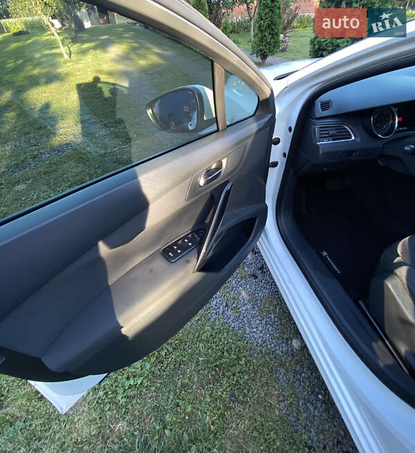 Седан Peugeot 508 2013 в Володимирці