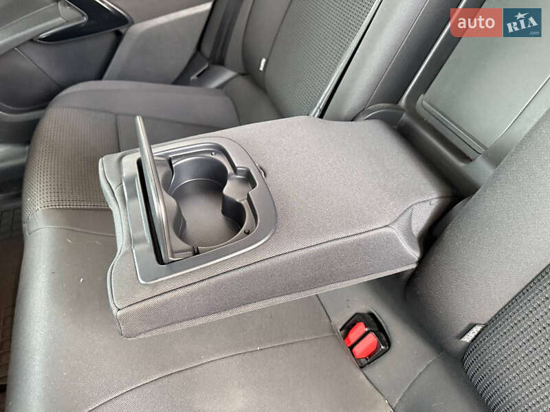 Седан Peugeot 508 2014 в Стрию