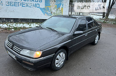 Седан Peugeot 605 1990 в Жовкві