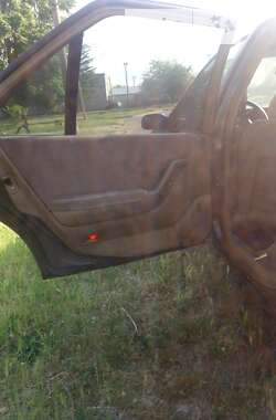 Седан Peugeot 605 1990 в 