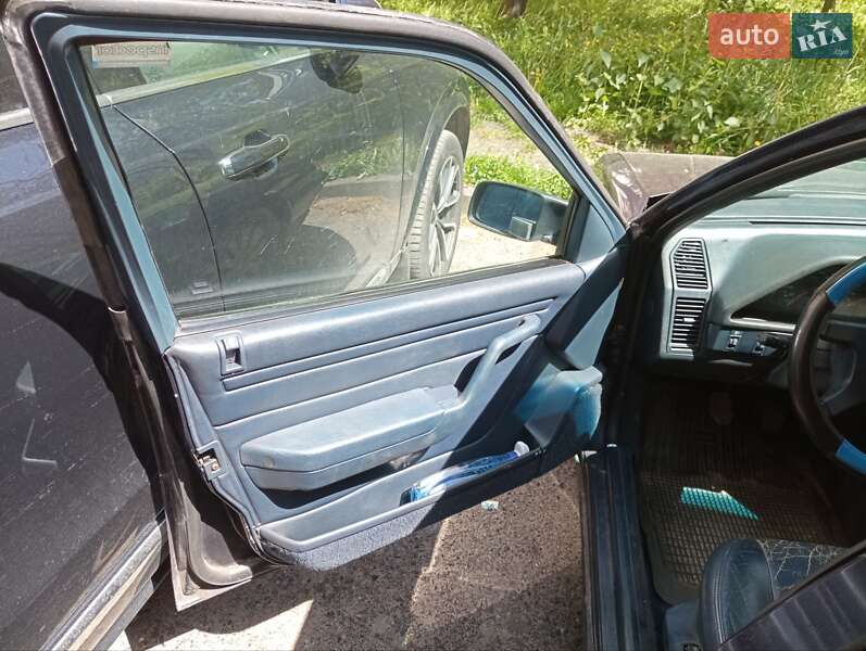 Седан Peugeot 605 1990 в Львове