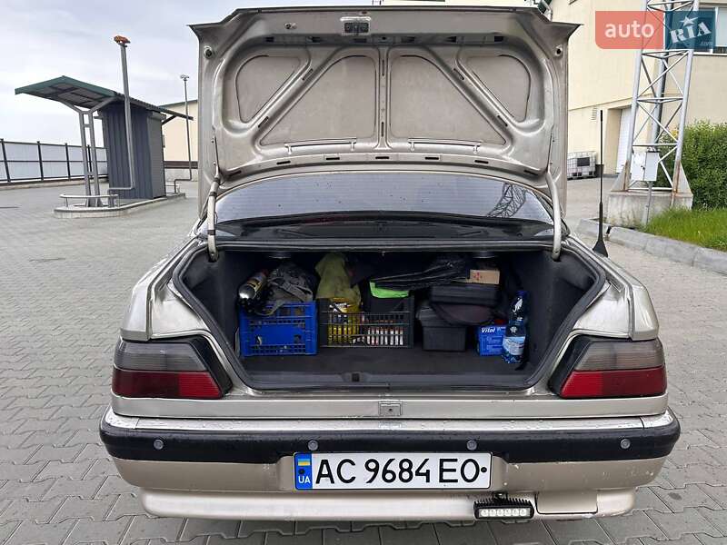 Peugeot 605 1992