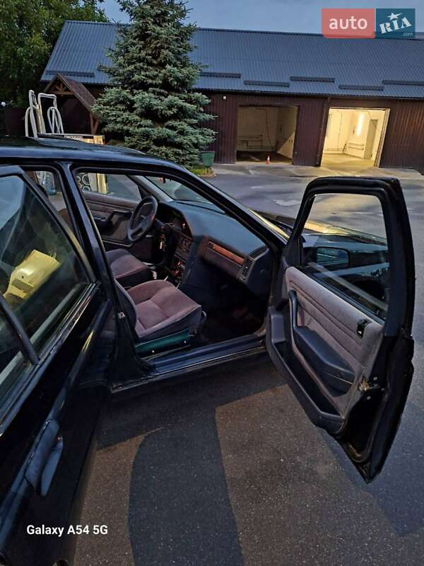 Седан Peugeot 605 1991 в Бару