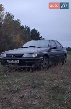 Седан Peugeot 605 1991 в Градижске