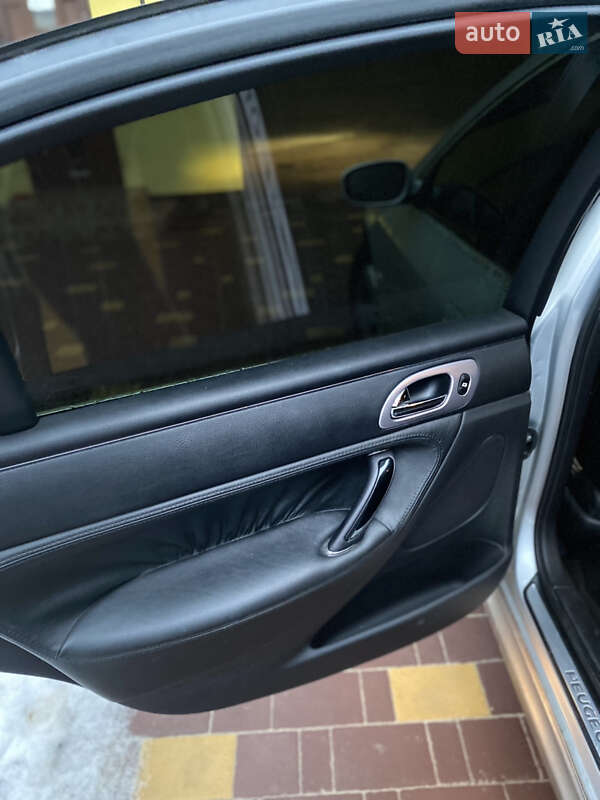 Седан Peugeot 607 2008 в Киверцах