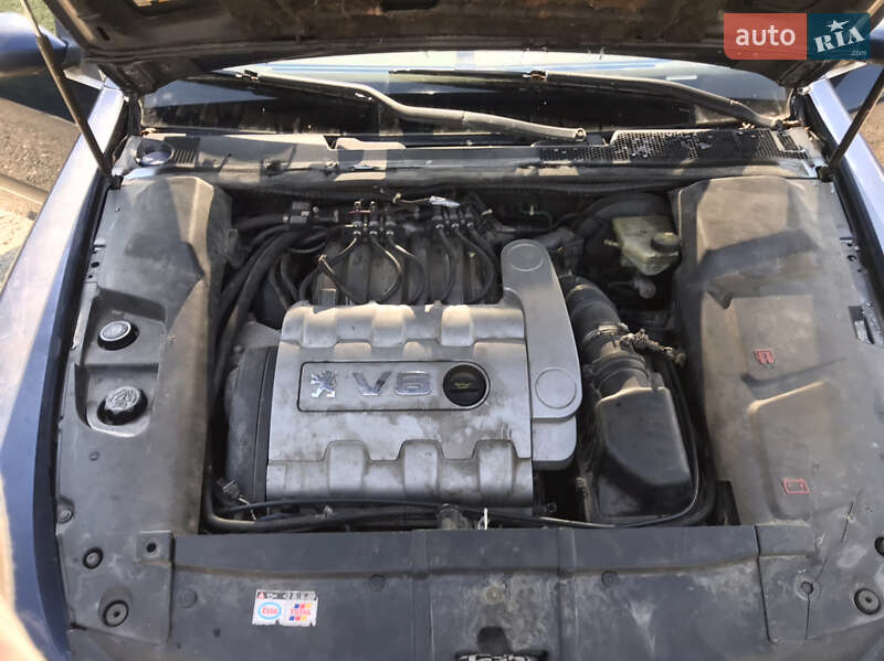 Седан Peugeot 607 2002 в Отинії