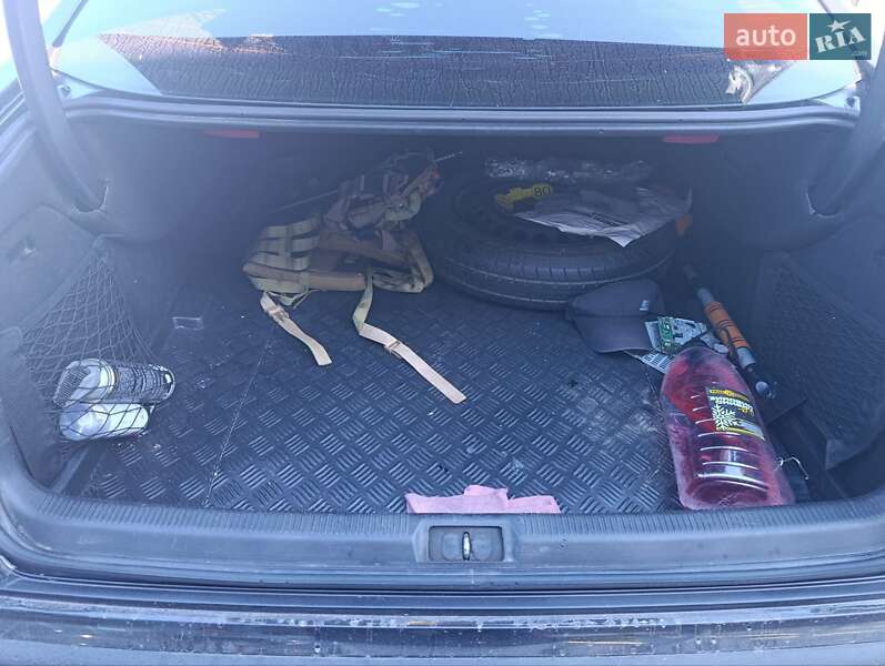 Седан Peugeot 607 2000 в Пирятині