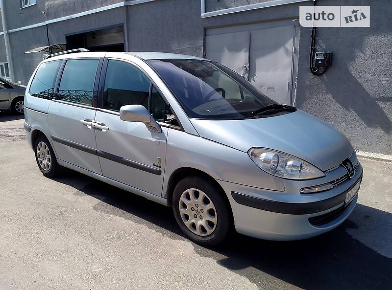 Минивэн Peugeot 807 2004 в 