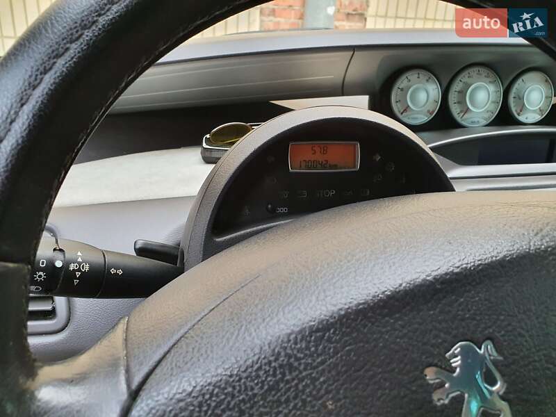 Минивэн Peugeot 807 2006 в Сумах