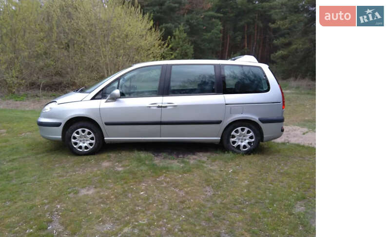 Мінівен Peugeot 807 2003 в Кам'янському