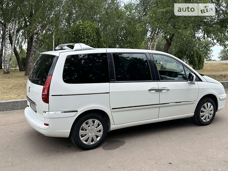 Минивэн Peugeot 807 2011 в Житомире