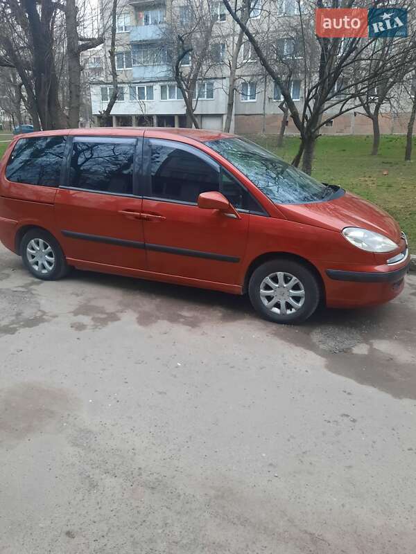 Peugeot 807 2004