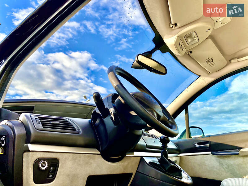 Мінівен Peugeot 807 2007 в Хусті