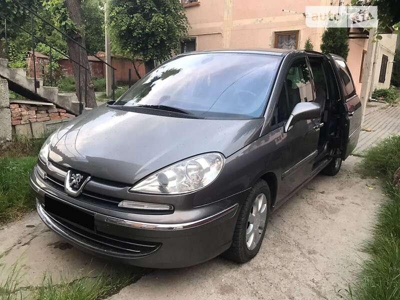 Мінівен Peugeot 807 2009 в Чернівцях