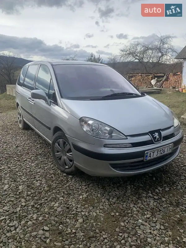 Peugeot 807