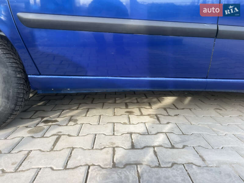 Минивэн Peugeot 807 2006 в Хотине