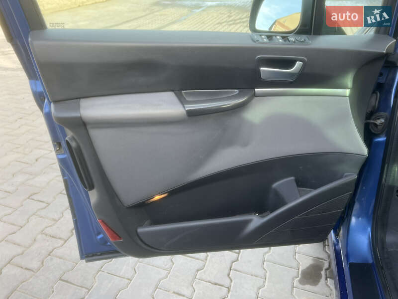 Минивэн Peugeot 807 2006 в Хотине