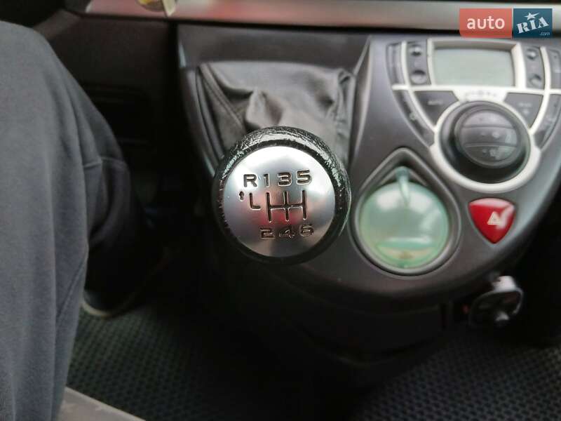 Мінівен Peugeot 807 2005 в Тлумачі