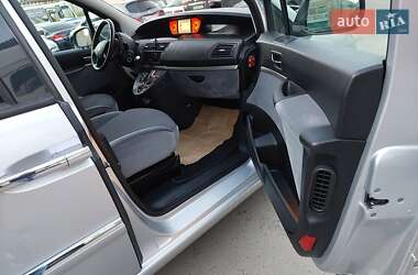 Минивэн Peugeot 807 2011 в 