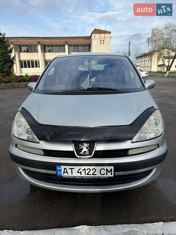 Минивэн Peugeot 807 2002 в 